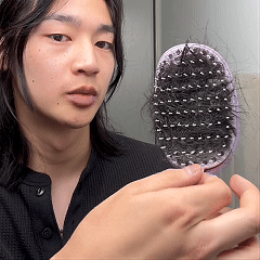 🪮Effortless Scalp Cleaning Brush – Remove Buildup, Oil & Loose Hair in Seconds