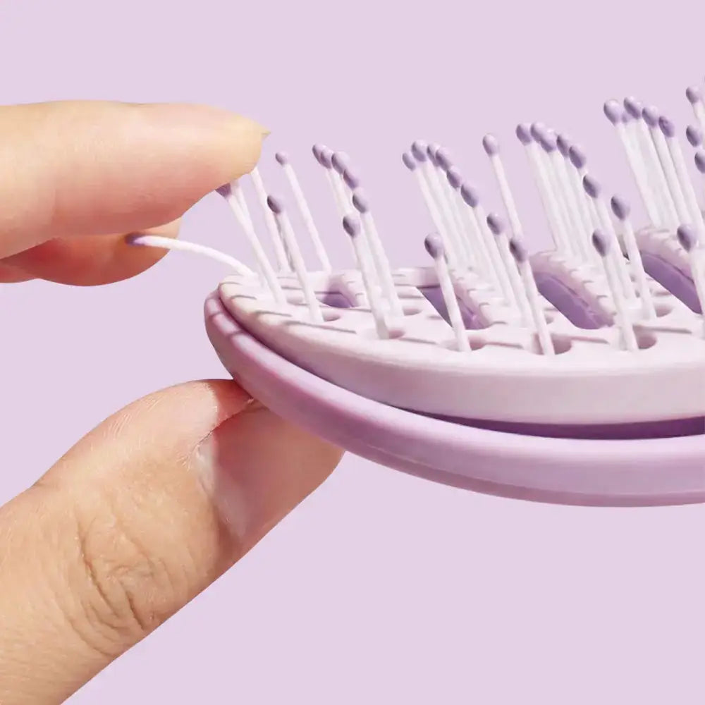 🪮Effortless Scalp Cleaning Brush – Remove Buildup, Oil & Loose Hair in Seconds